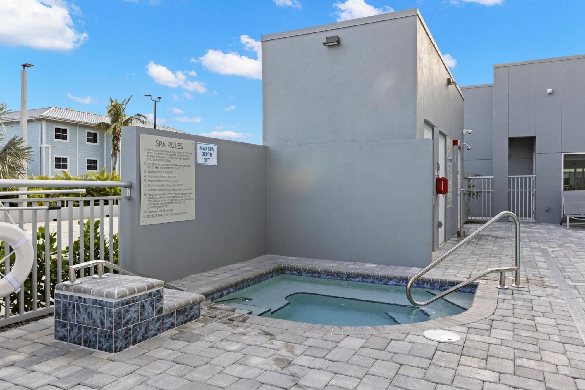 Towneplace Suites By Marriott Cape Canaveral Cocoa Beach Extérieur photo
